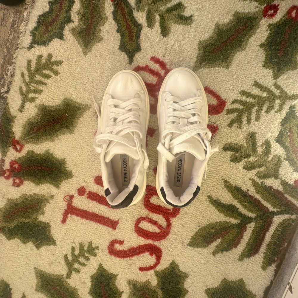 Steve Madden White and Black Sneakers SIZE 6.5US